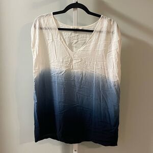 Two by Vince Camuto Blue & White Ombré Top